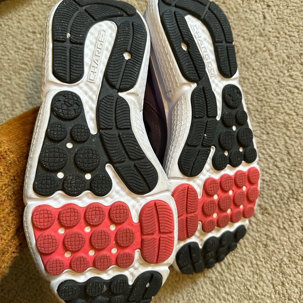 NWOT Under Armour Charged Assert 10 running shoes - Picture 4 of 5